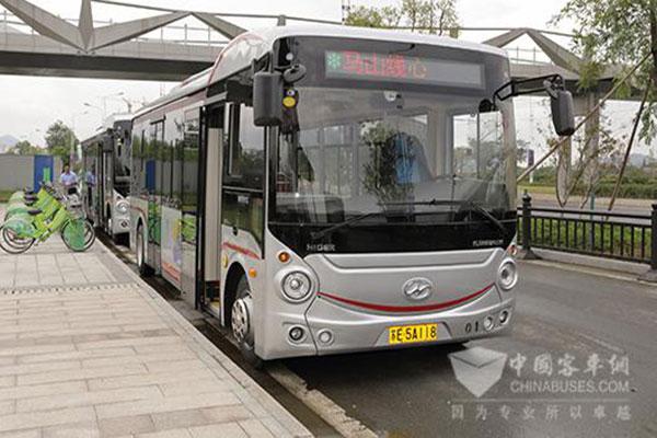 　海格KLQ6832GEV中型純電動公交
