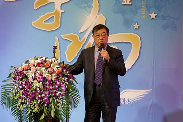 歐科佳公司總經理張小平在論壇上發表演講
