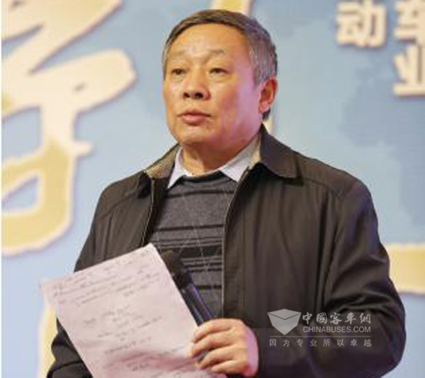中國公路學會客車分會高級技術顧問裴志浩應邀發表演講
