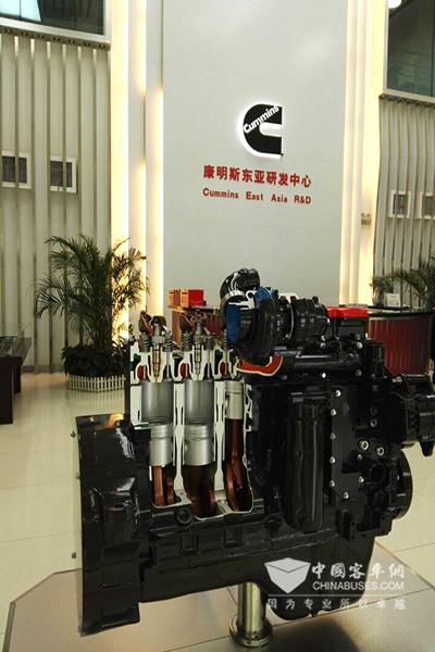 康明斯東亞技術研發中心內景陳列的發動機展品