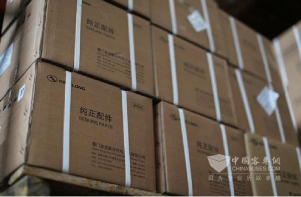 金龍客車北京倉儲中心為服務提供堅實后盾