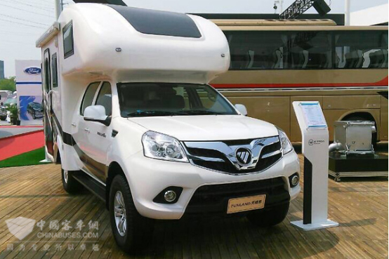 房車車展競艷 “車里乾坤”各不同