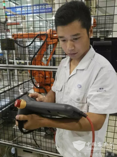 裝配車間設(shè)備工裝組維修工程師李進(jìn)