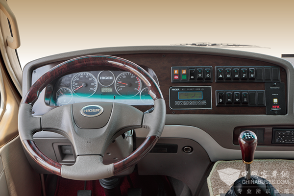 海格H7V中型高端公務車