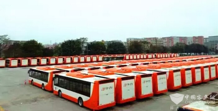 【猜一猜】能分析、會計算，還搭載機器人的300臺純電動客車將去哪里？