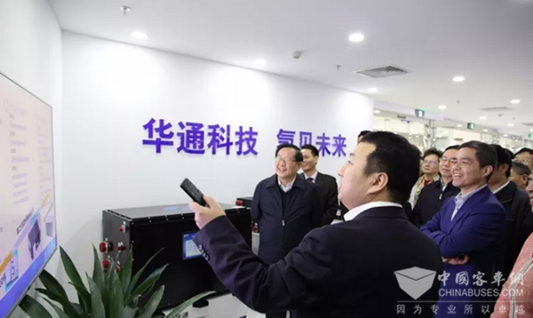 萬鋼視察億華通，鼓勵燃料電池產業發展要頂天立地，鋪天蓋地