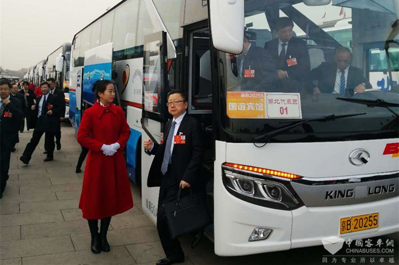 兩會代表上下車