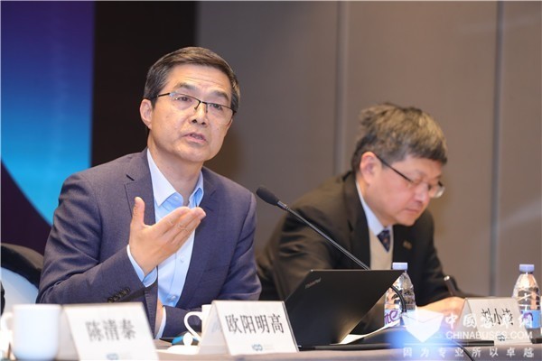 歐陽明高：公交客車電動化的“最”字評價與燃料電池客車的技術并存