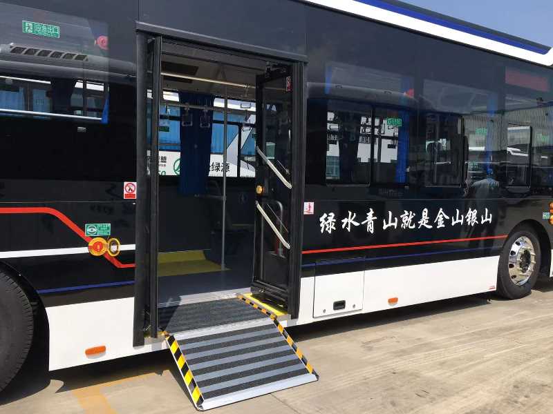 客車殘疾人踏步、升降機