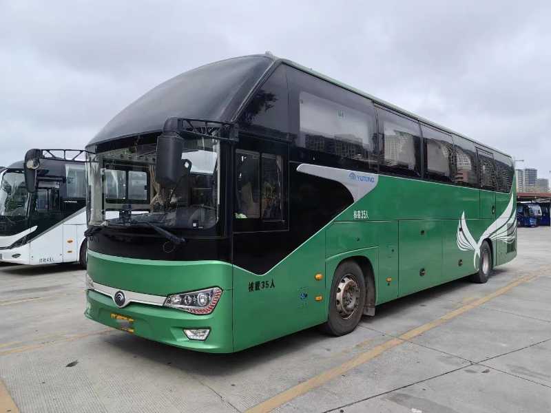 同款2臺(tái)35座國(guó)五四輪碟剎一手宇通6128氣囊旅游車(chē)