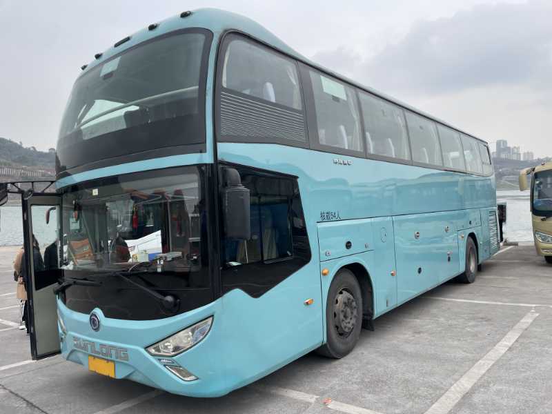 國五54座一層半旅游車申龍6119暖風氣囊車
