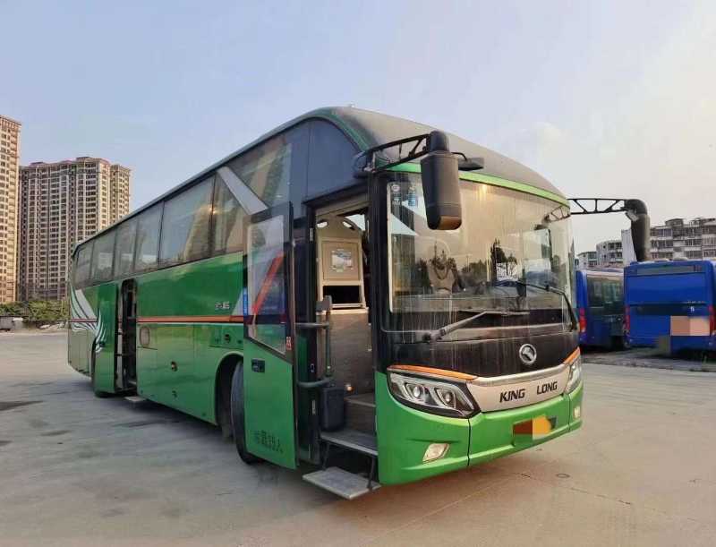2+1型35座保姆車一手旅游客運大金龍6127氣囊車