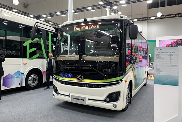 凸顯智慧出行新探索 金龍攜三款車型登陸比利時客車展 