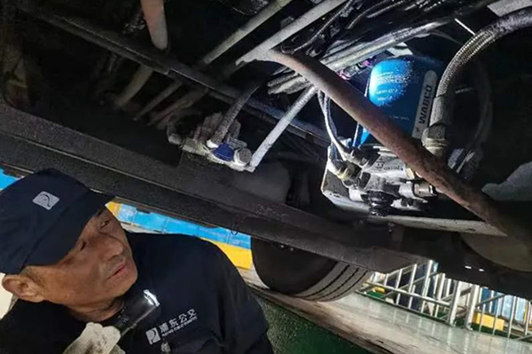 新一輪寒潮來襲 公交企業應當如何全力做好車輛防寒保障工作？