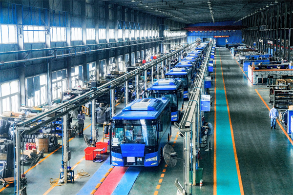龍年出口開門紅 207輛金旅公交車將發往越南