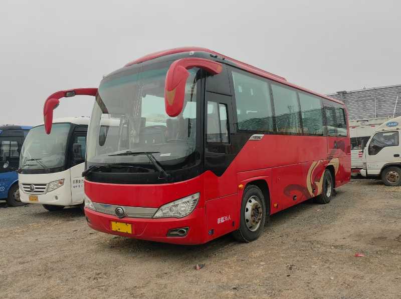 2017年3月 國(guó)五36座東北配宇通6876一手營(yíng)運(yùn)車(chē)