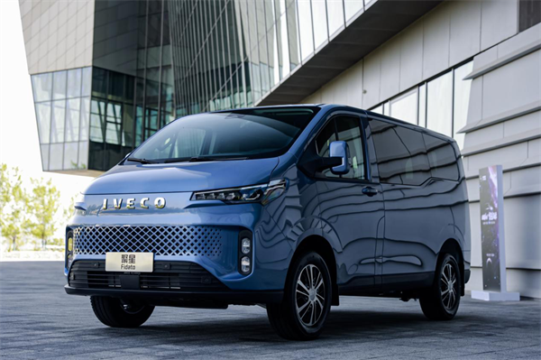 依維柯暑期大“放價(jià)” 3年10萬0息開啟購車盛宴