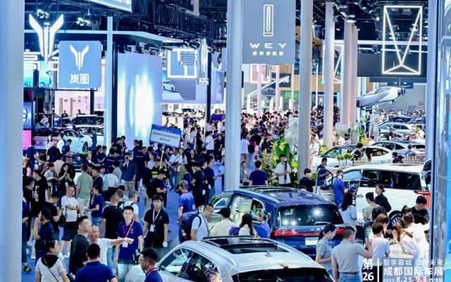 創新高！車展開幕在即，成都公交將開兩條免費擺渡線！
