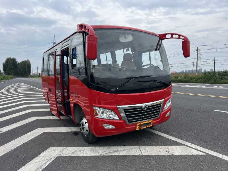 2021年3月 東北現(xiàn)車國(guó)六中型19座有公告東風(fēng)天翼 