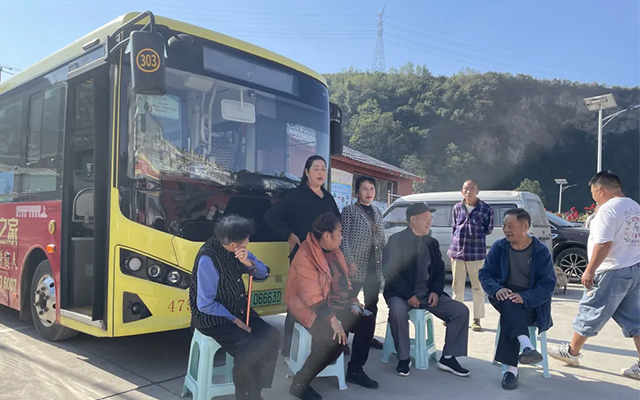 貴陽公交六進吳山村 共商“惠民專線”開通事宜