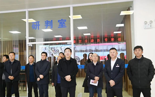 洛陽(yáng)市政協(xié)副主席帶隊(duì)調(diào)研公交系統(tǒng)建設(shè)情況