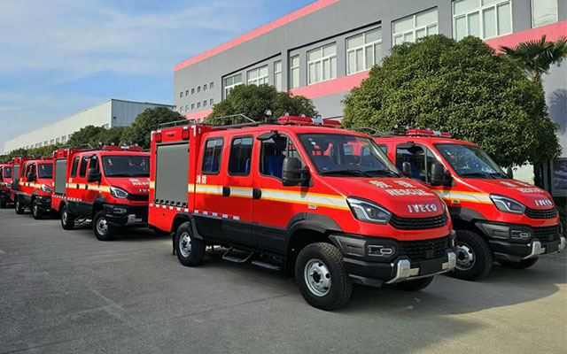 依維柯歐霸·雷霆森林消防車整裝待發 守護綠水青山