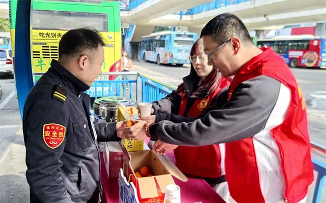 福州公交春運(yùn)大考 日均2500輛車 60萬(wàn)人次出行無(wú)憂