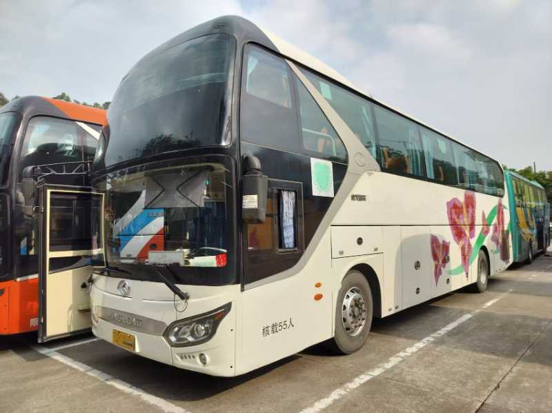 2015年12月上牌國四55座一層半大金龍6119旅游車