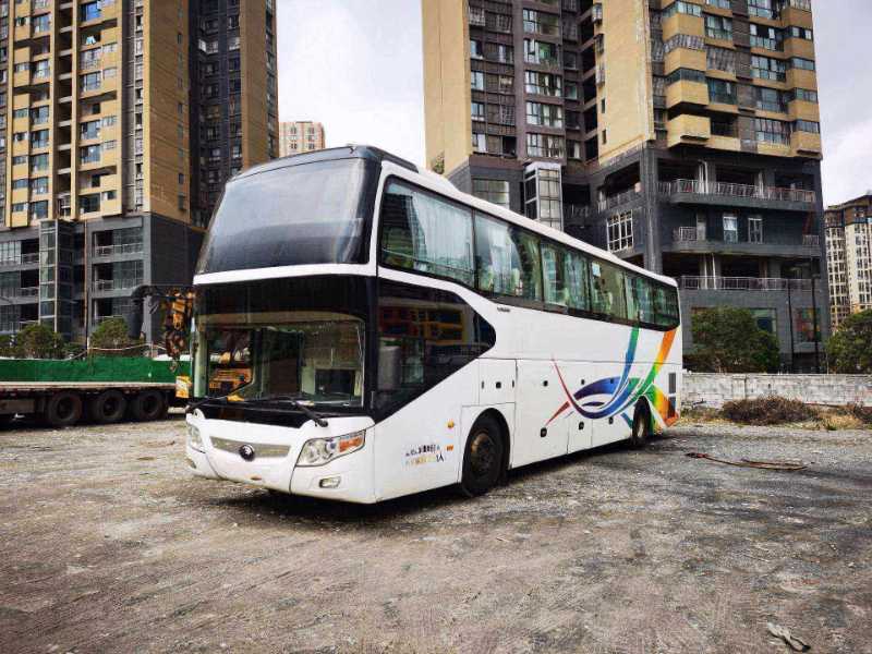 2015年12月上牌51座有司機睡鋪暖氣宇通6126營運車