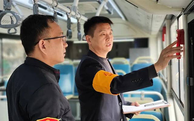 鄭州公交多管齊下提升安全系數(shù) 護(hù)航市民出行