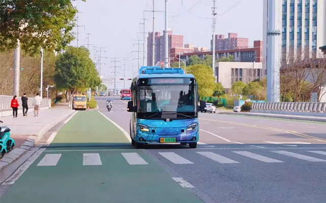中車賦能下的智慧出行 2元暢享株洲北斗云尚巴士便捷出行