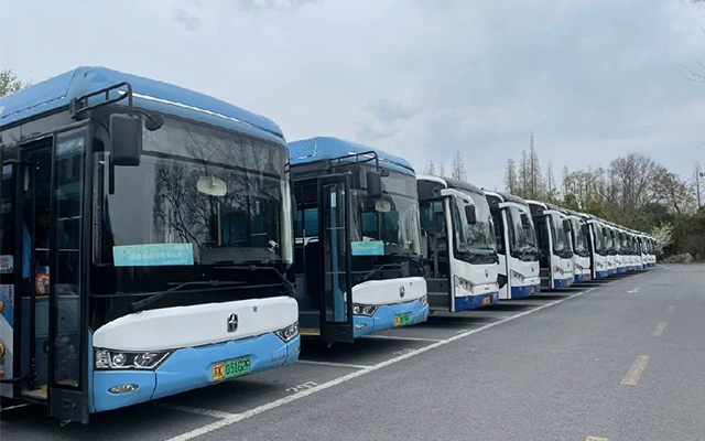 2025揚州半馬300余輛亞星客車 保障3萬跑者激情奔跑