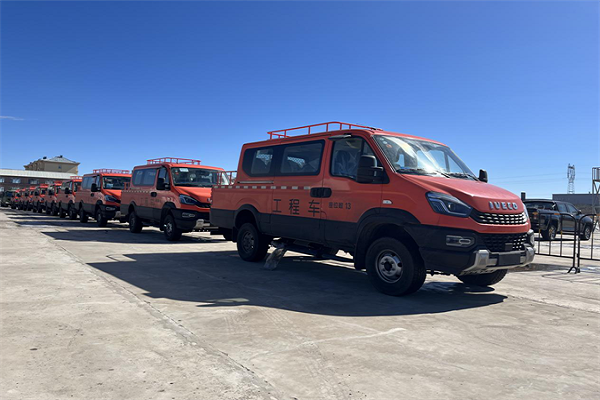 三把鎖+全時四驅！依維柯歐霸·雷霆四驅越野工程車硬核守護林業資源