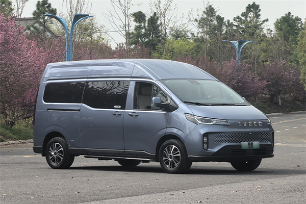 依維柯聚星EV，比MPV能裝比油車能省，二胎家庭的品價比之選
