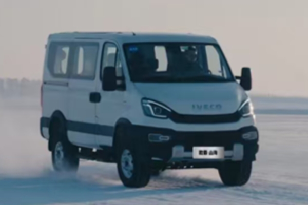 依維柯歐霸·山海：冰雪戰場上的“硬核戰士”