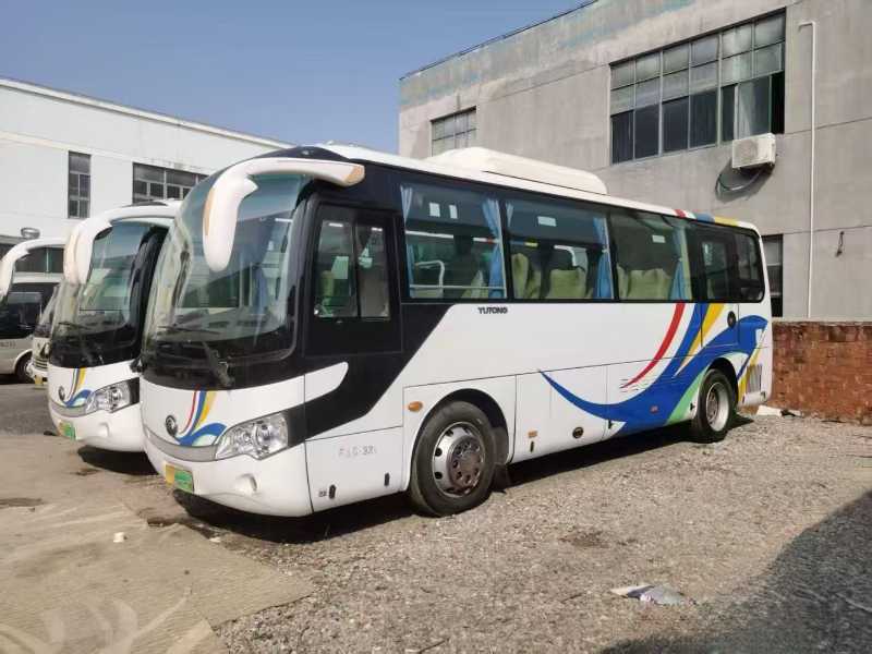 2016年12月上牌雙胞胎32座寧德時代宇通E8純電營運(yùn)車