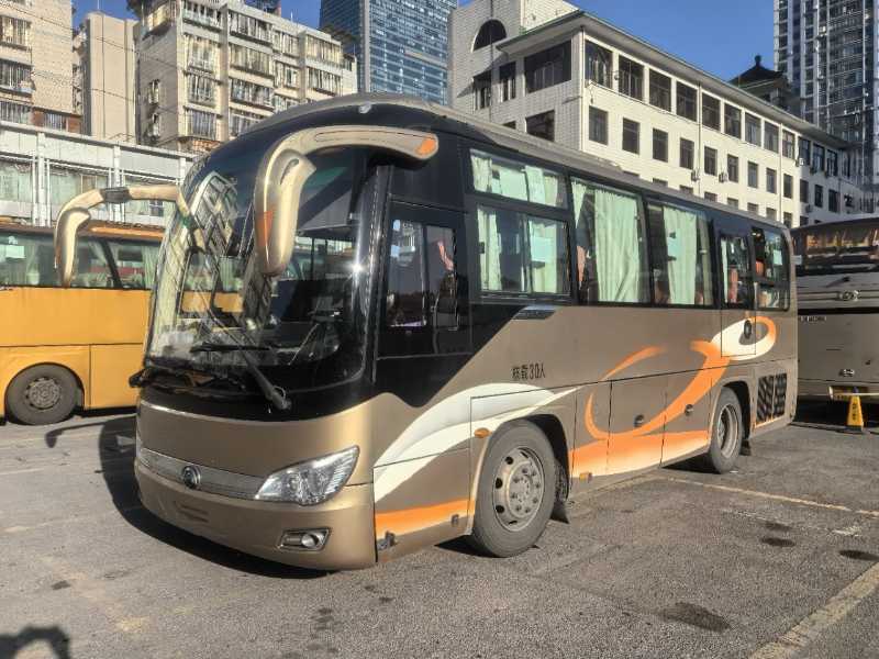 2017年6月上牌多臺(tái)國五有暖氣30座宇通6816豪華版營運(yùn)車