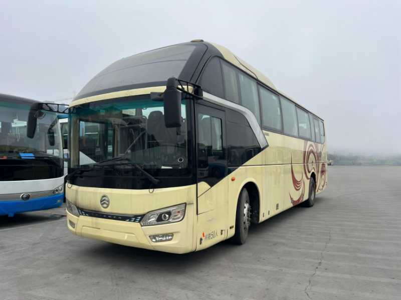 2019年10月上牌50座非營運(yùn)國五金旅6112氣囊中門車