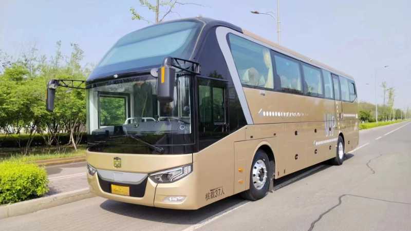 2024年4月上牌國六有公告37座2+1大商務(wù)座椅中通6129營運(yùn)車
