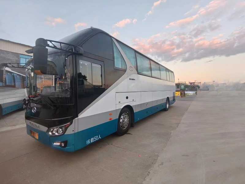 2021年上牌多臺一層半斜玻璃雙風擋大金龍6125旅游車