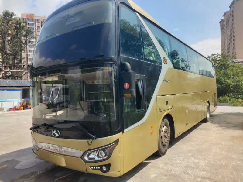 2016年5月上牌一層半39座國四金龍6119氣囊中門車