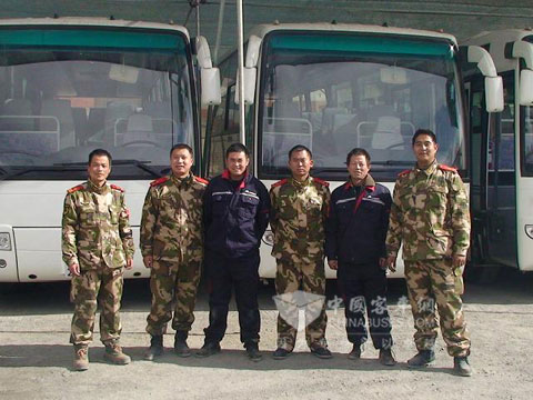 服務結束 軍民合影
