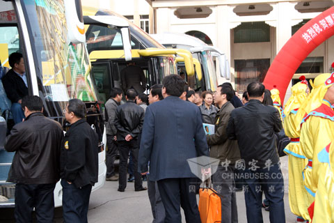 用戶代表鑒賞金旅新品