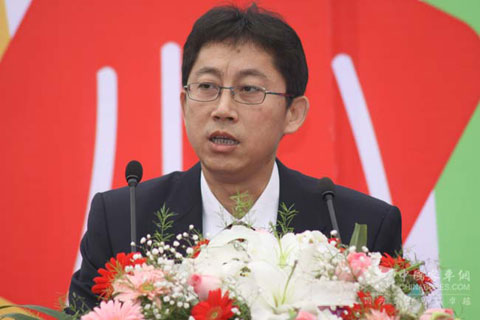 上海申龍客車總經理張嘉宇致辭