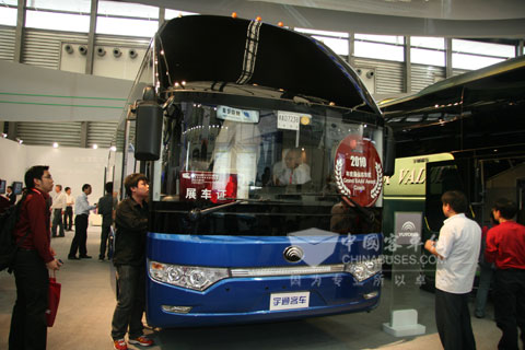  宇通ZK6122H9獲得2010年度最佳客車獎