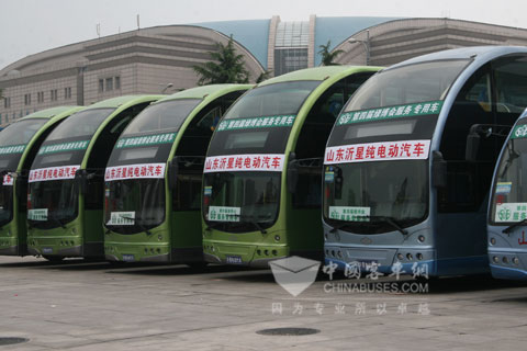 采取了輕量化設計的沂星純電動客車