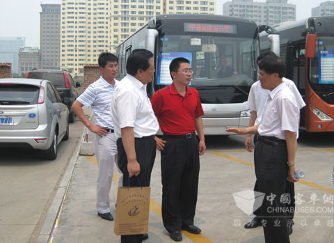中通客車：節(jié)能減排客貨名優(yōu)車輛展上受關(guān)注