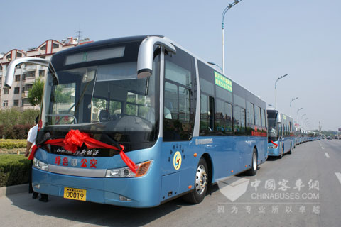 經過多次示范后，30輛新能源客車投入運營，“十一”前，還將有20輛城際公交投放運營