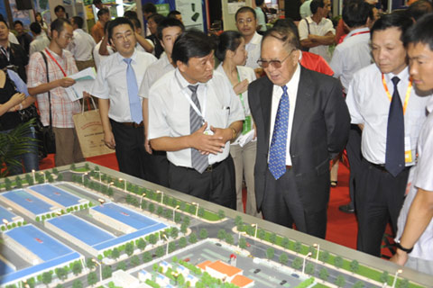 中大新能源客車閃耀中國國際建設環境友好型社會成果展覽會