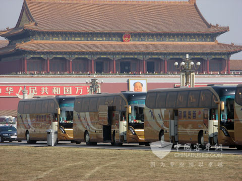 氣勢恢宏的金旅車隊